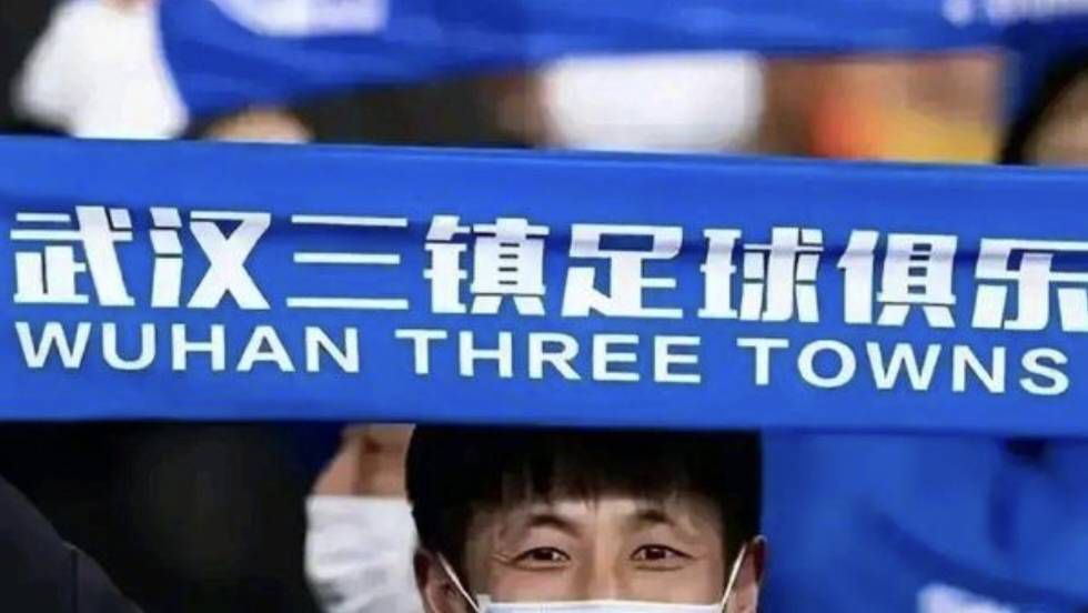 姐被男人伸出的手
