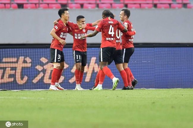国产精自产拍久久久久久蜜